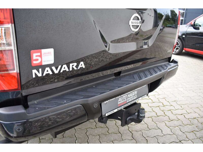 Nissan Navara NP300 N-Guard Double Cab 4x4 18' Leichtme