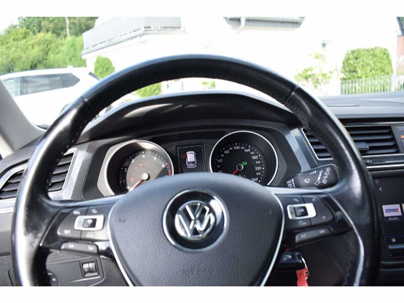 Volkswagen Tiguan 1.4  Sound DSG Automatik Panoramaglas Sch