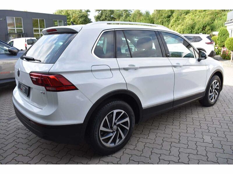 Volkswagen Tiguan 1.4  Sound DSG Automatik Panoramaglas Sch