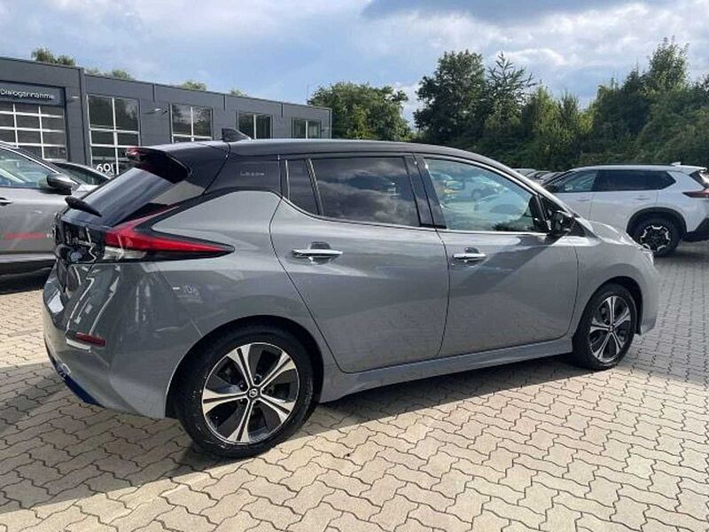 Nissan Leaf ZE1 GJR  17' Ganzjahresreifen Navigation 36