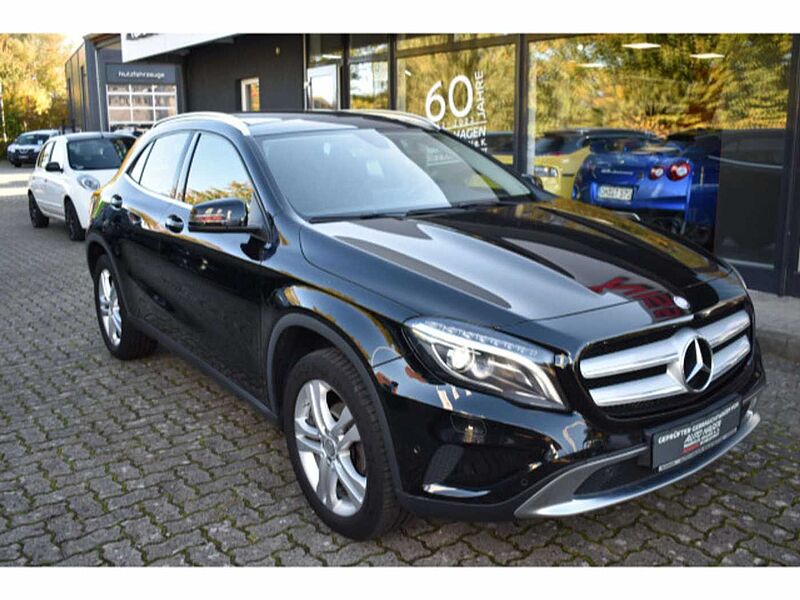 Mercedes-Benz GLA 200 GLA -Klasse GLA 200 CDI Urban 4x4 Panora