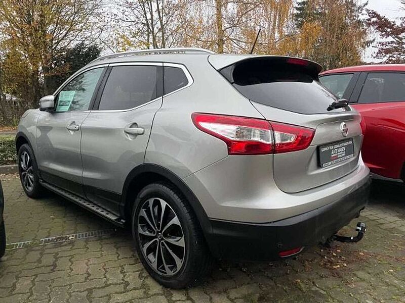 Nissan Qashqai 1.6 dCi Tekna Voll- LED AHK 19' Alu Navi