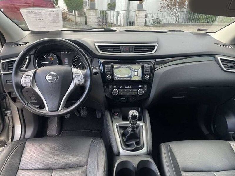 Nissan Qashqai 1.6 dCi Tekna Voll- LED AHK 19' Alu Navi