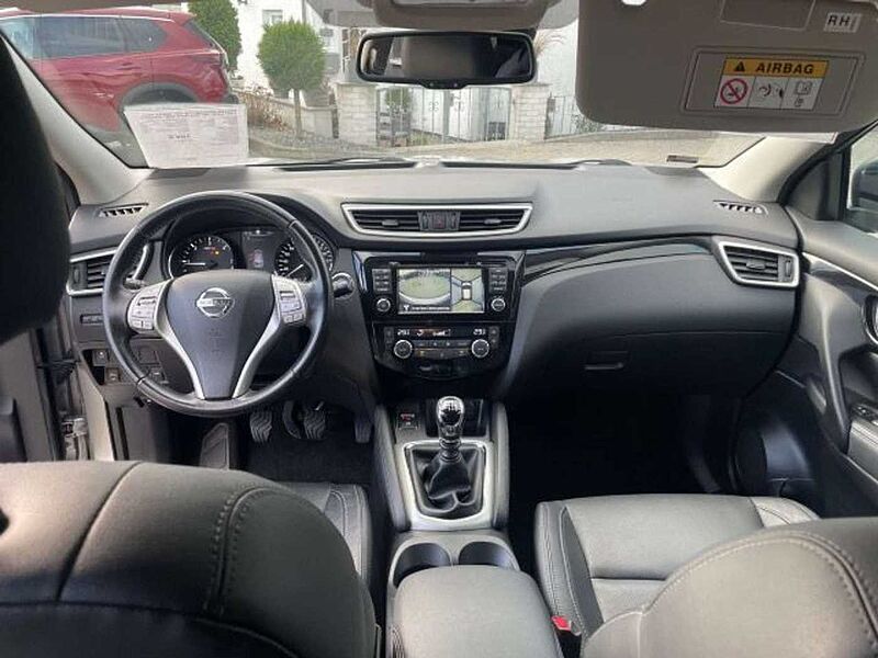 Nissan Qashqai 1.6 dCi Tekna Voll- LED AHK 19' Alu Navi