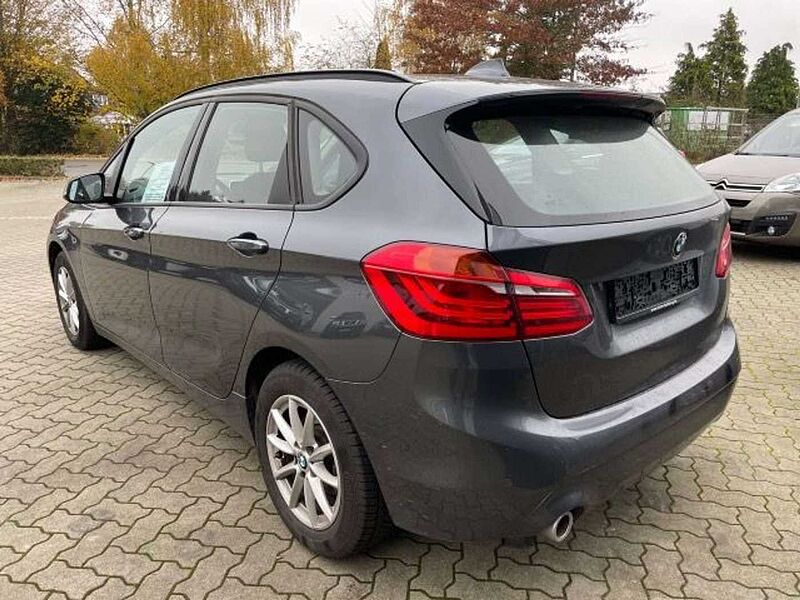 BMW Sonstiges 218i Active Tourer  Aut. Advantage Navigation Rü