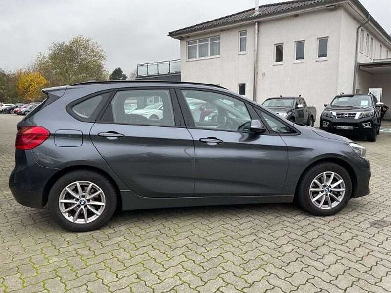 BMW Sonstiges 218i Active Tourer  Aut. Advantage Navigation Rü