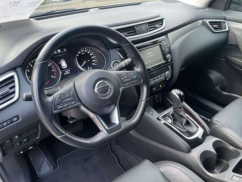 Nissan Qashqai 1.3 DIG-T DCT TEKNA Voll-LED Navi 360° K