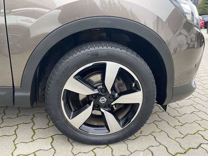 Nissan Qashqai 1.6 DIG-T 360° GJR auf 18' Alu Navi Einp