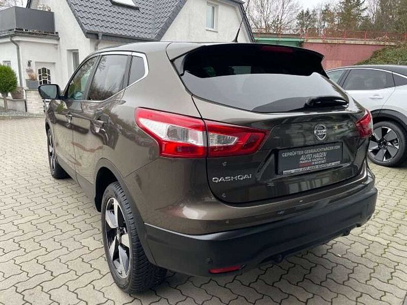 Nissan Qashqai 1.6 DIG-T 360° GJR auf 18' Alu Navi Einp