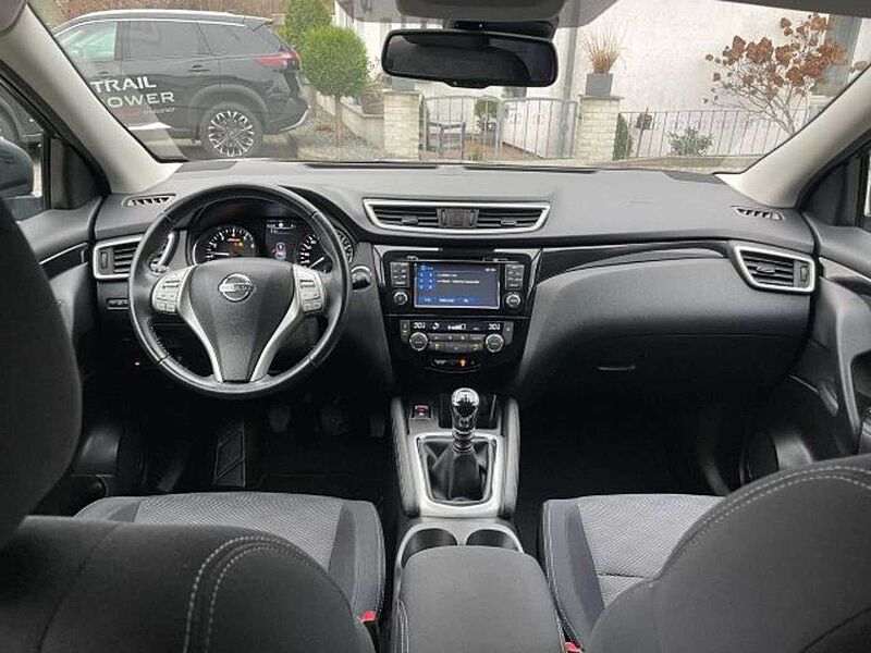 Nissan Qashqai 1.6 DIG-T 360° GJR auf 18' Alu Navi Einp